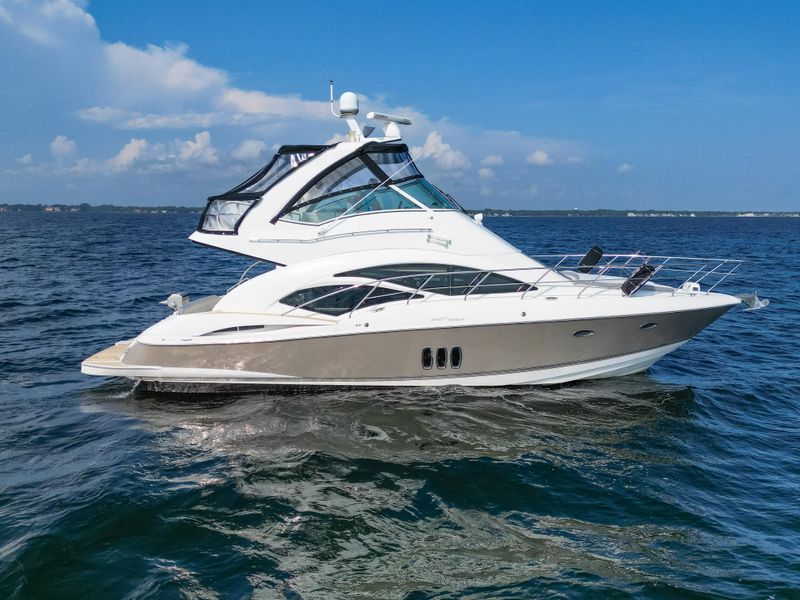 2007 Cruisers Yachts 447 Sport Sedan