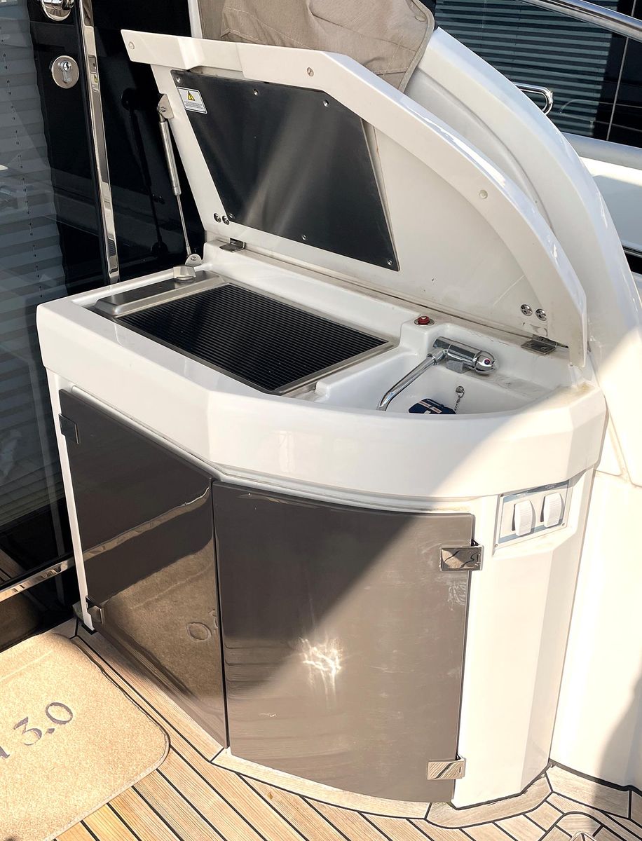 2015 Fairline 48 