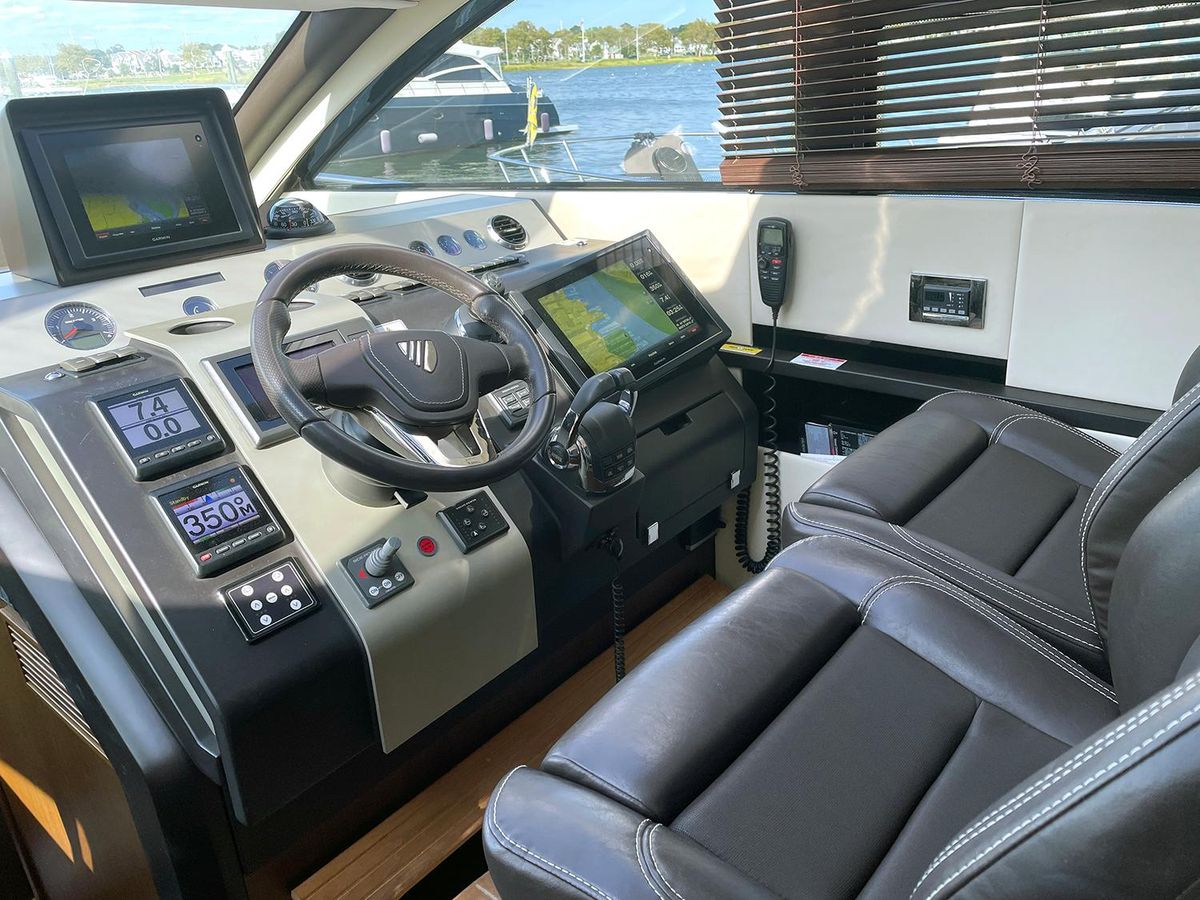 2015 Fairline 48 