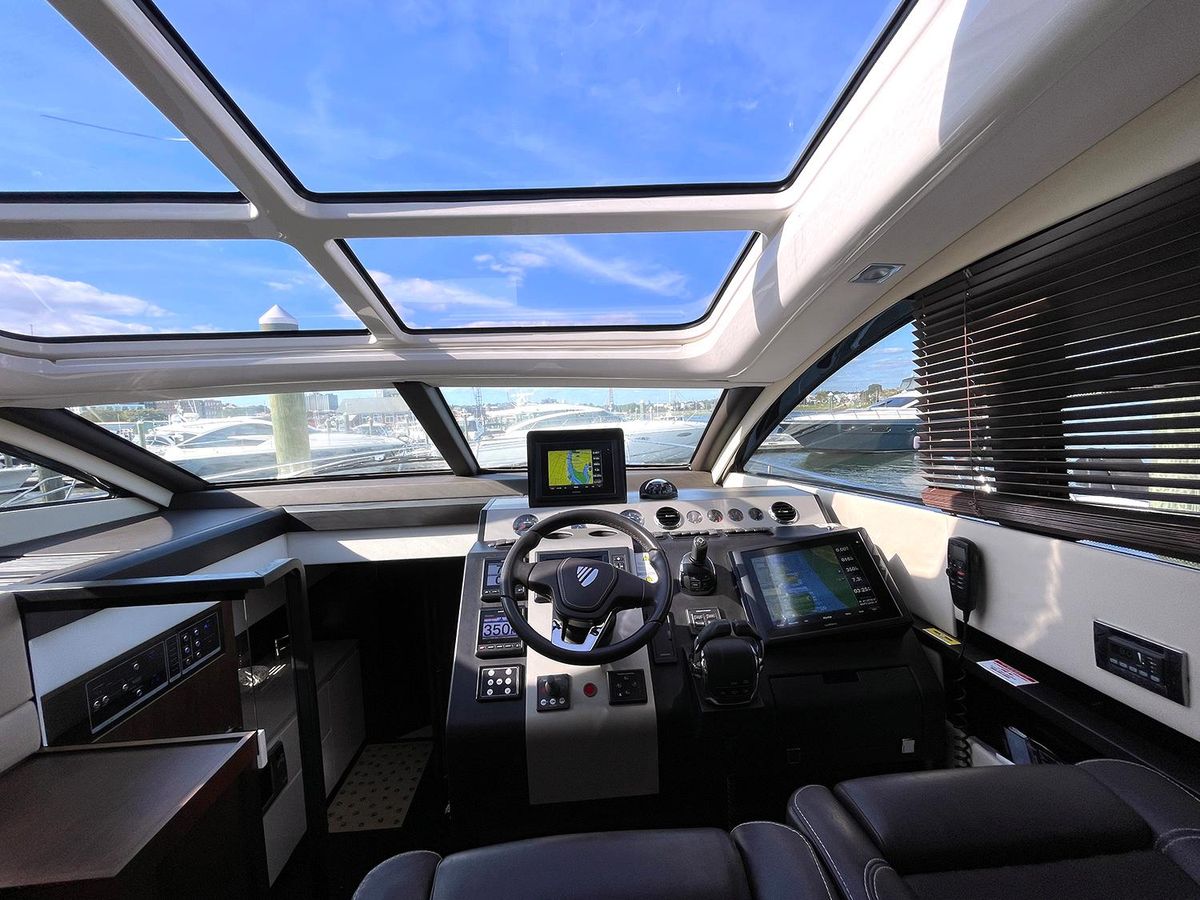 2015 Fairline 48 