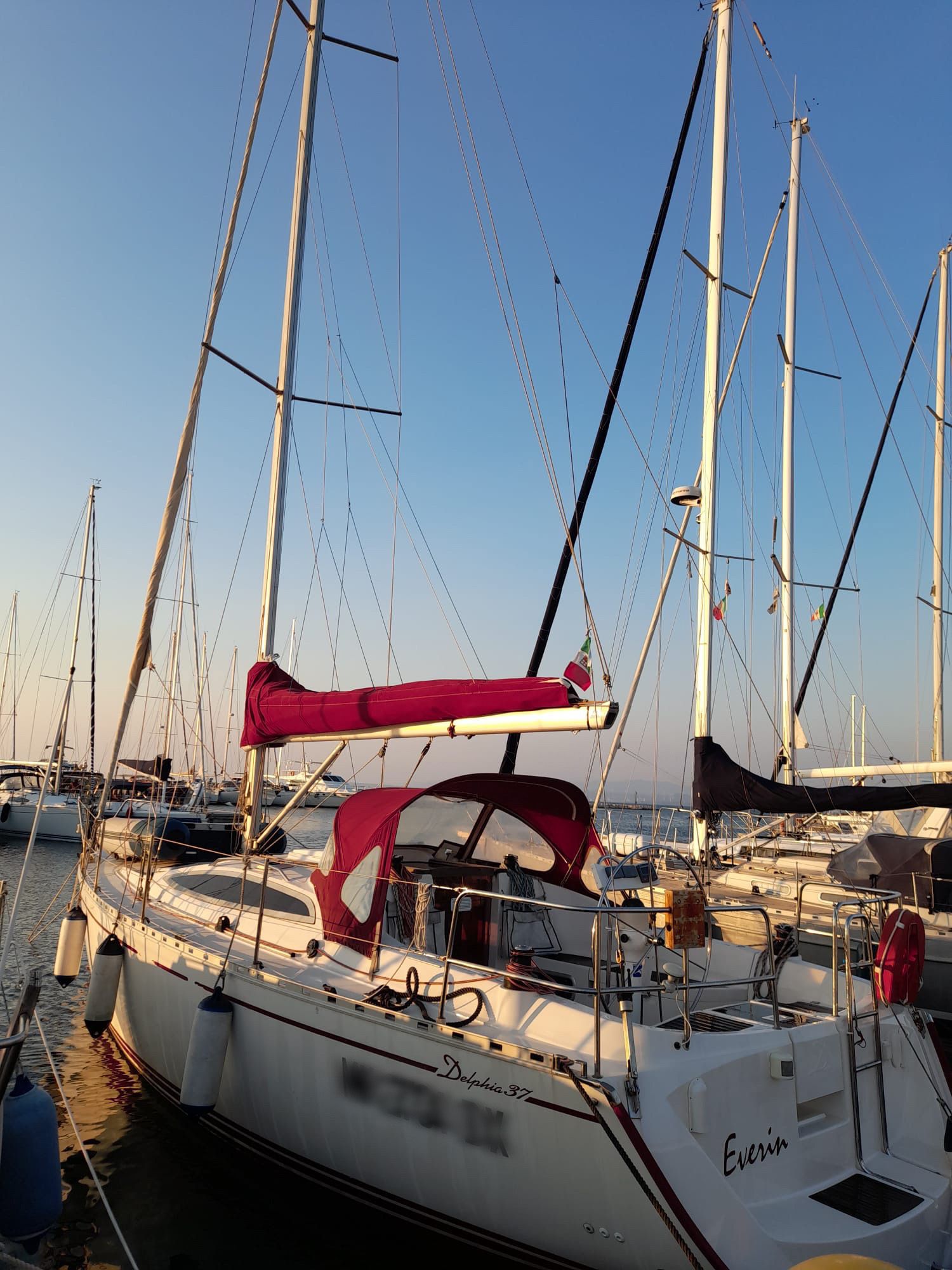 2005 Delphia Delphia 37