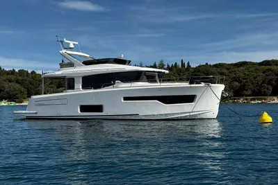 2025 Nimbus 495 Flybridge
