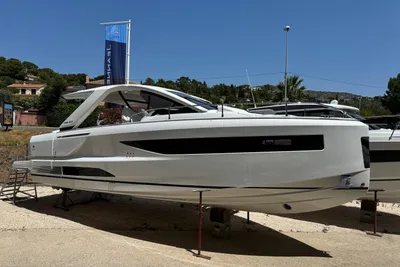 2025 Jeanneau DB/37 IB