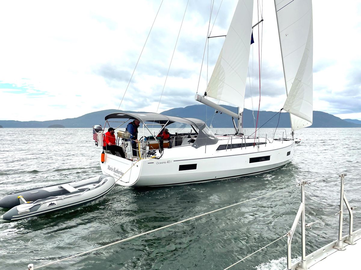 2022 Beneteau 42 