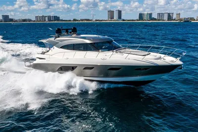 Riviera 6000 Sport Yacht