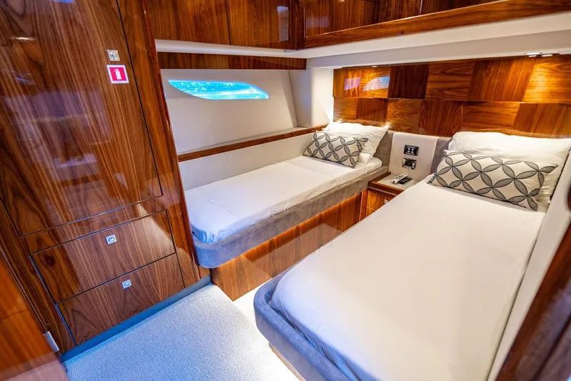 El Mar V Yacht Photos Pics 