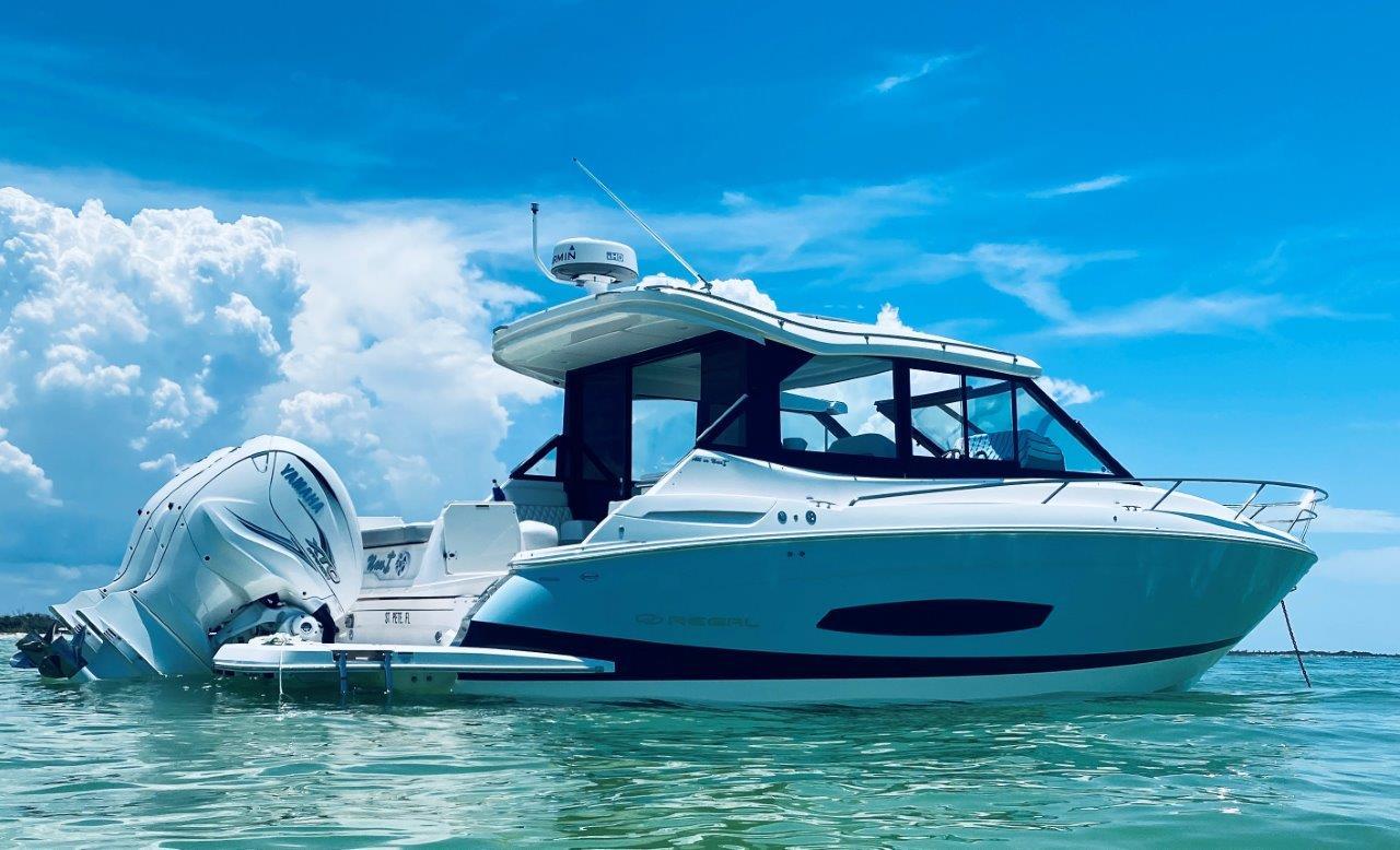 2022 Regal 36 XO Express Cruiser Til Salg YachtWorld