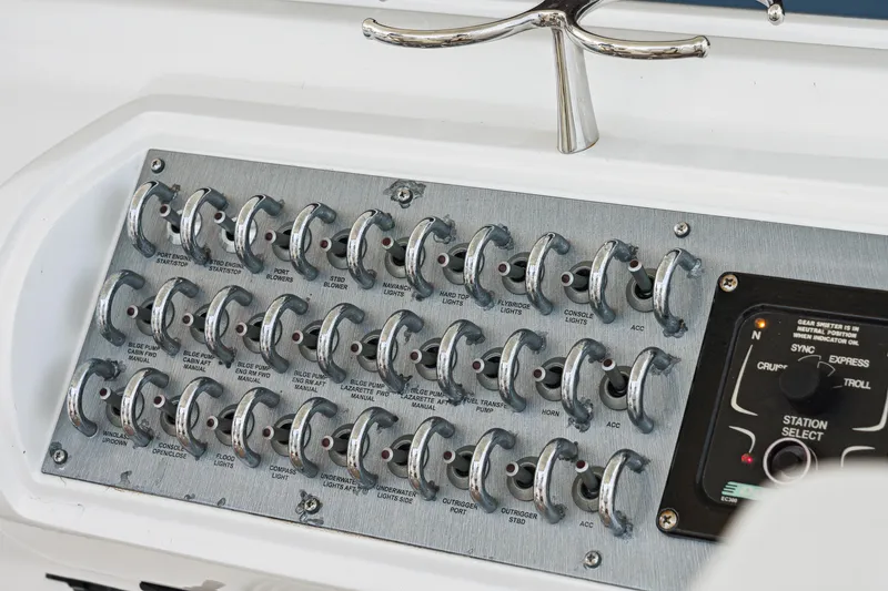 Deal Maker Yacht Photos Pics 