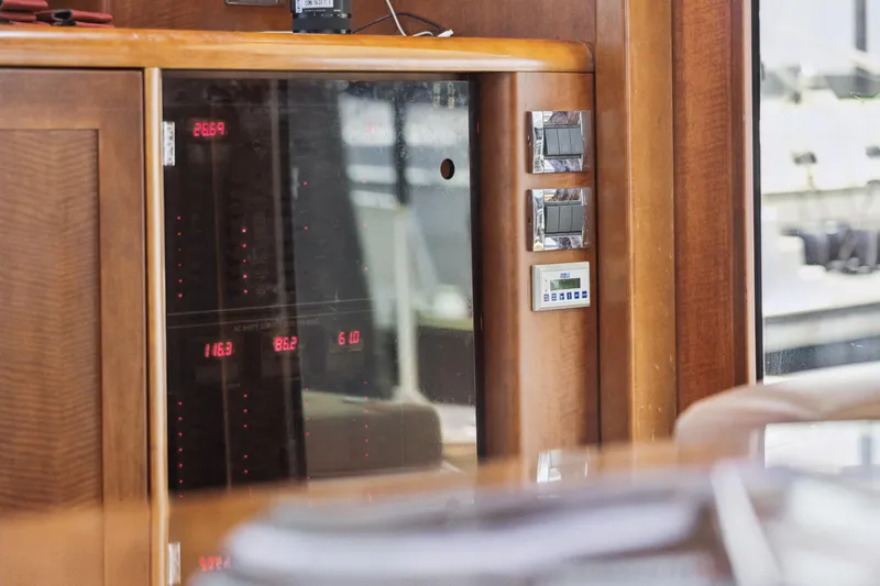 Deal Maker Yacht Photos Pics 