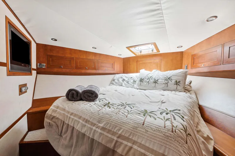 Deal Maker Yacht Photos Pics 