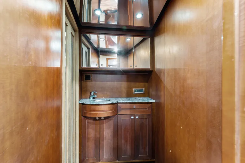 Deal Maker Yacht Photos Pics 