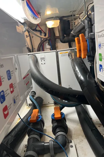 Deal Maker Yacht Photos Pics 