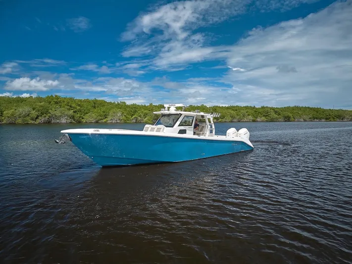 Tropical Moon Yacht Photos Pics 