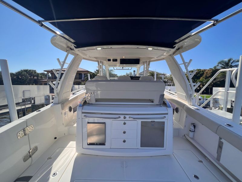 2020 Boston Whaler 420 Outrage