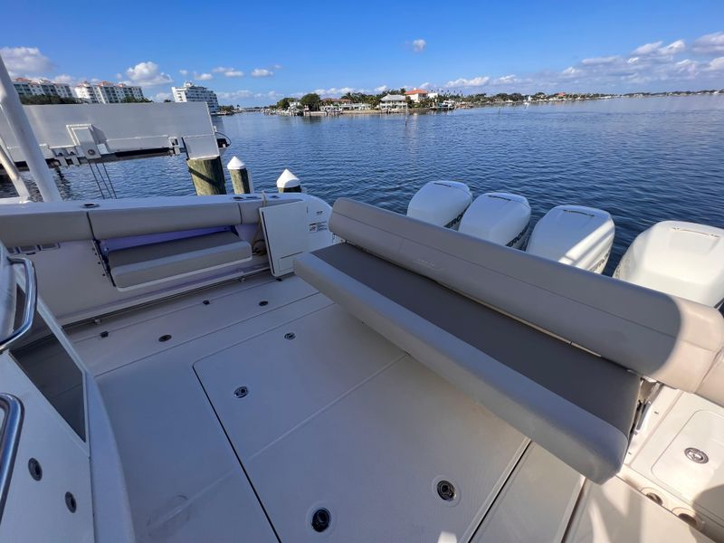 2020 Boston Whaler 420 Outrage