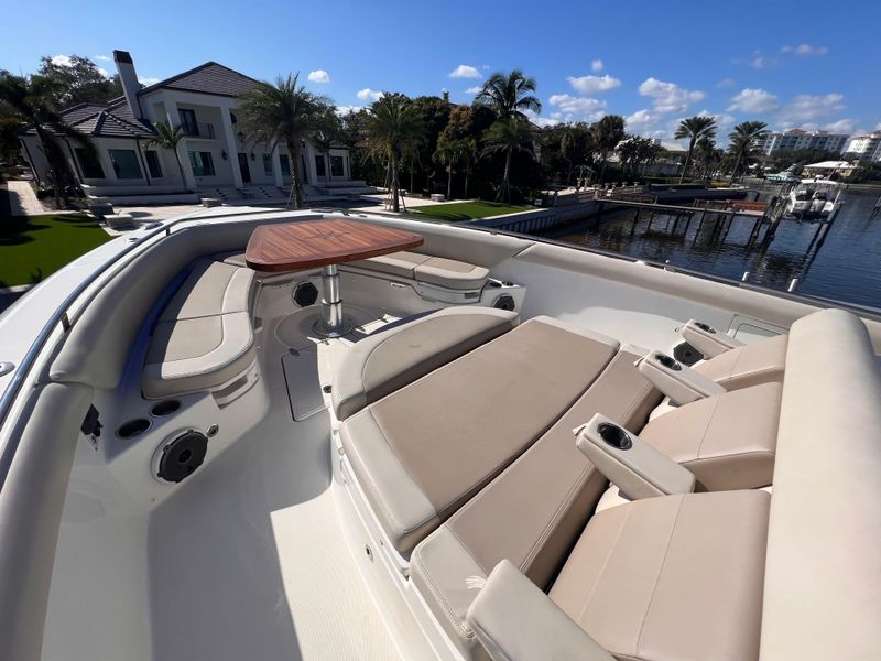 2020 Boston Whaler 420 Outrage