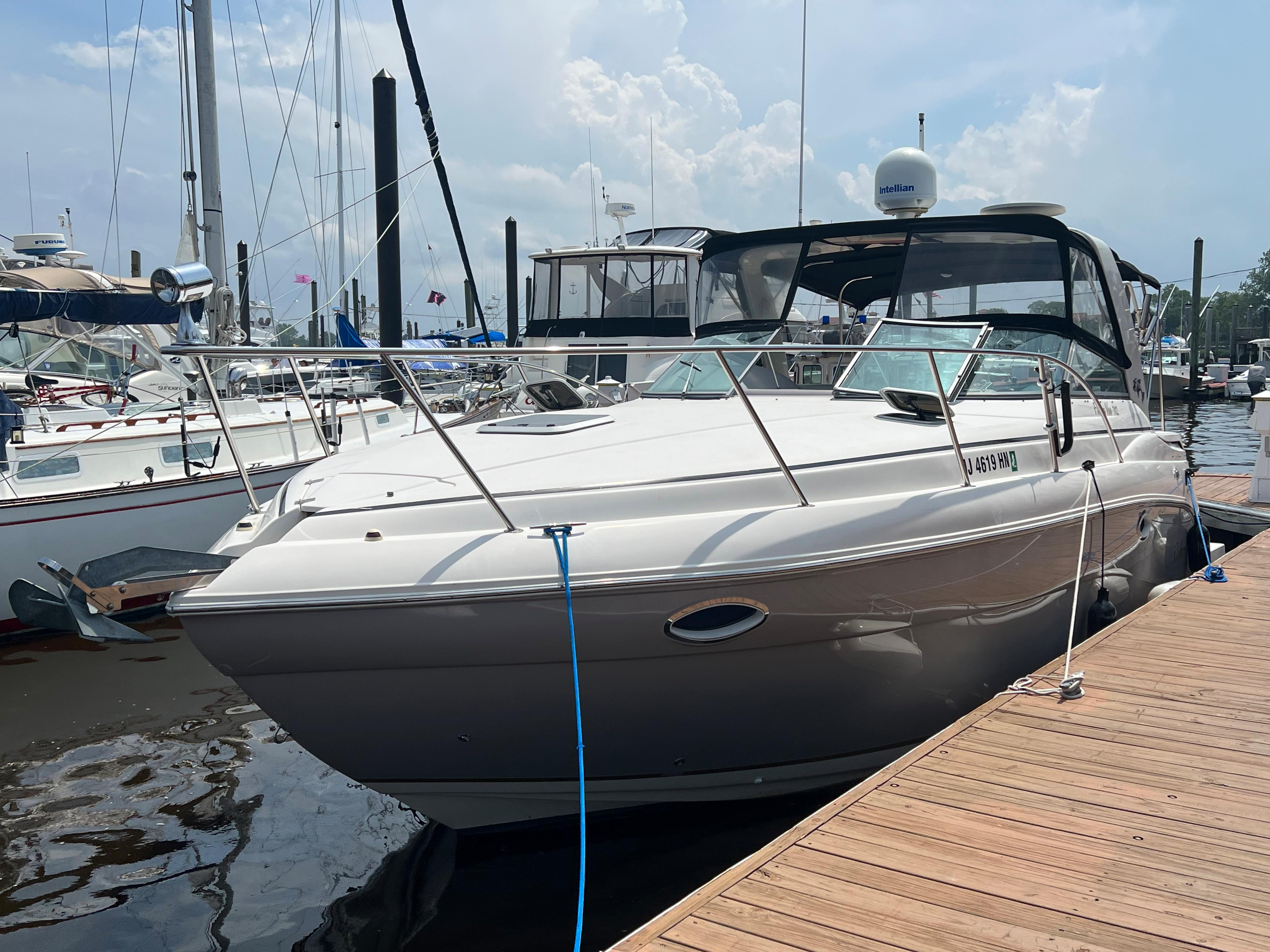 2004 Rinker 340 Fiesta Vee Express Cruiser for sale - YachtWorld