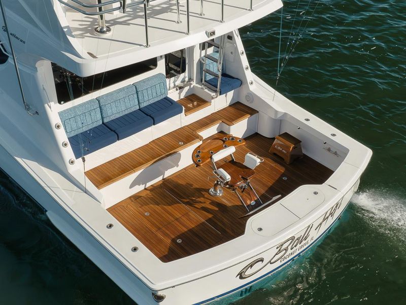 2008 Hatteras 64 ENCLOSED BRIDGE