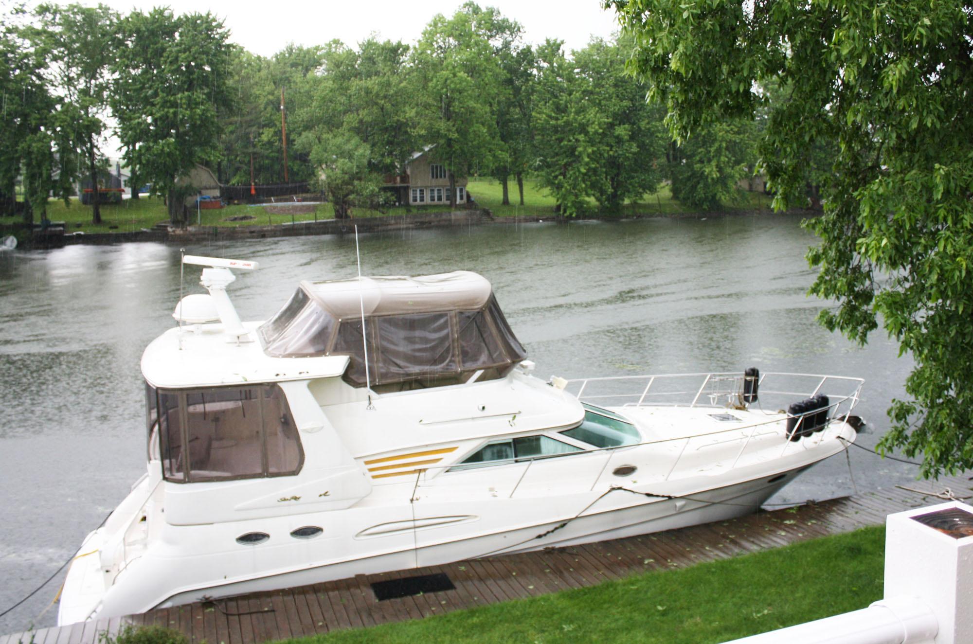 1998 Sea Ray 420 Aft Cabin