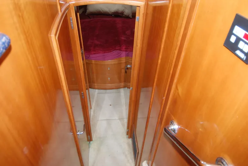 Escape Plan Yacht Photos Pics 2002 Carver 564 Cockpit - Image 32