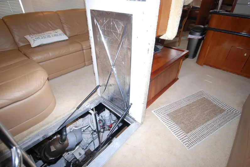 Escape Plan Yacht Photos Pics 2002 Carver 564 Cockpit - Image 62