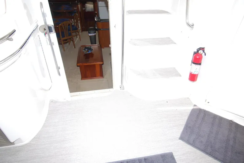 Escape Plan Yacht Photos Pics 2002 Carver 564 Cockpit - Image 67