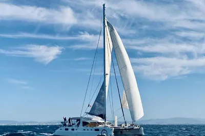 Catana 582
