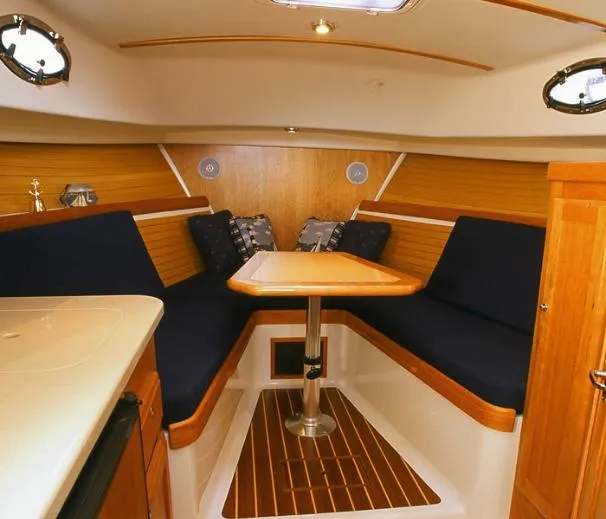 Endless Summer Yacht Photos Pics Saloon