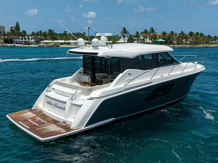 Debbie's Diamond Yacht Photos Pics Tiara 49 DEBBIE'S DIAMOND - Starboard Aft Profile