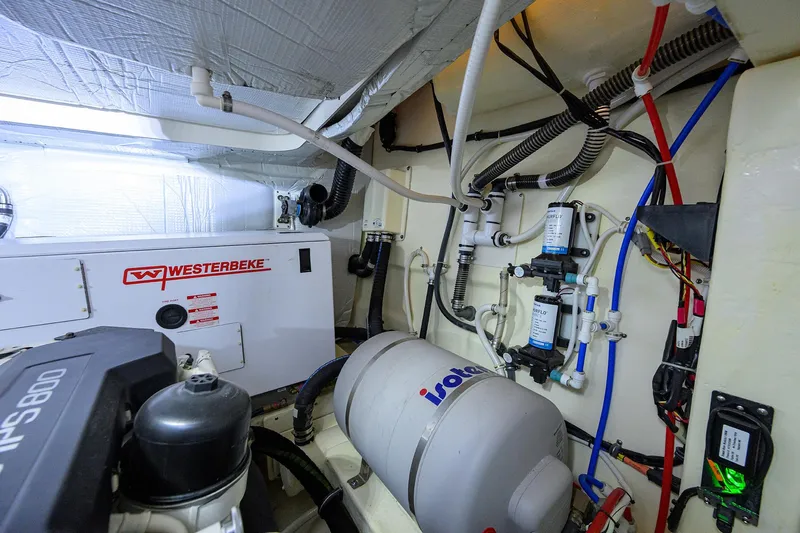 Debbie's Diamond Yacht Photos Pics Tiara 49 DEBBIE'S DIAMOND - Engine Room