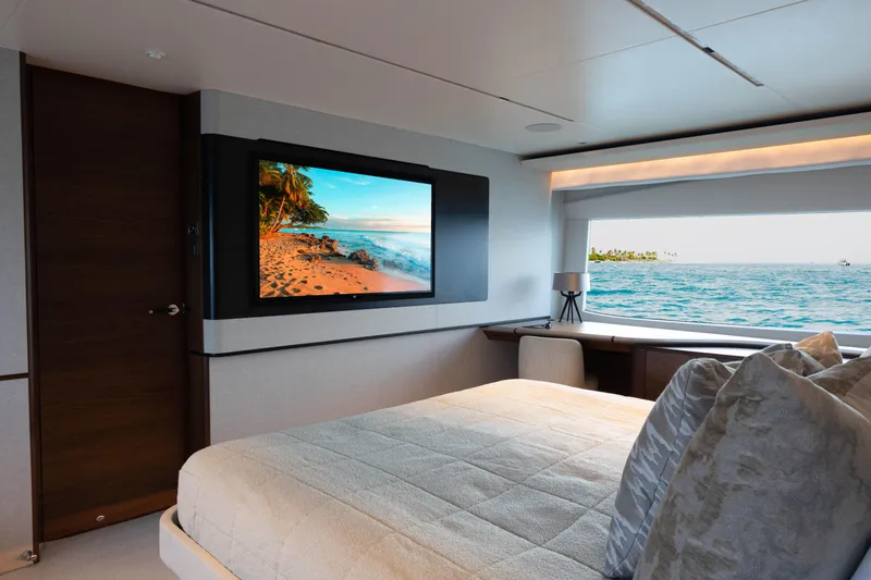 Hang Loose Yacht Photos Pics 