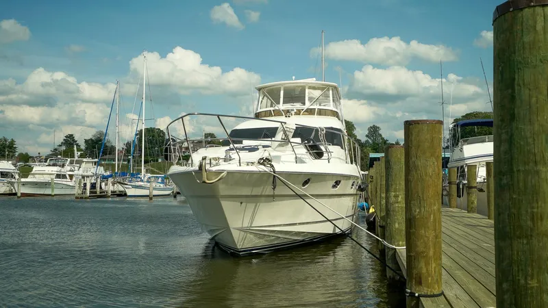 Laurie Lu Yacht Photos Pics 