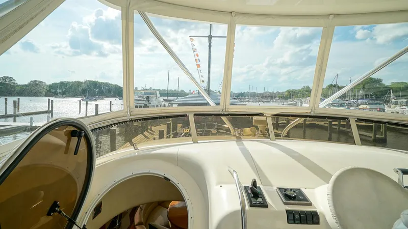 Laurie Lu Yacht Photos Pics 