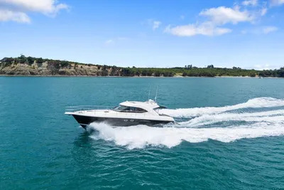 Riviera 4700 Sport Yacht