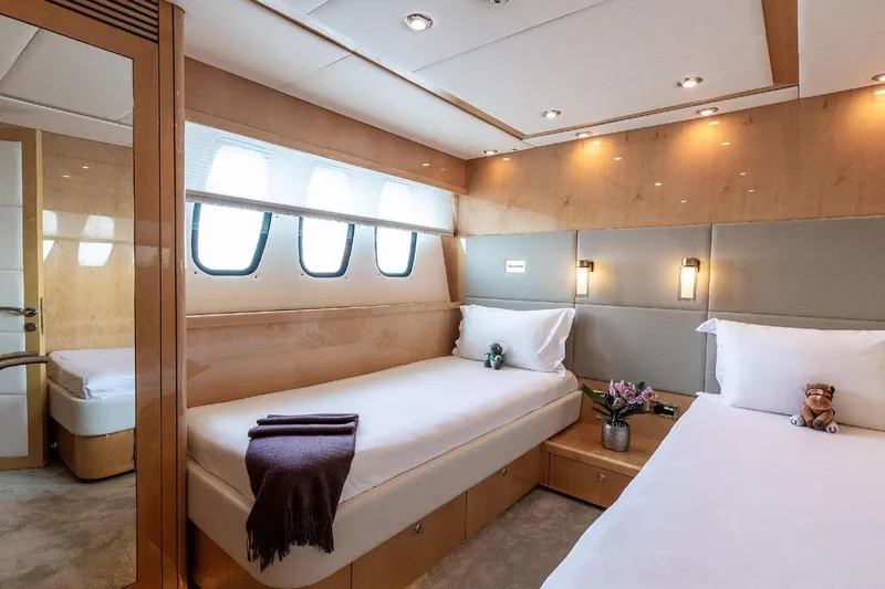 King Of Oil Yacht Photos Pics 