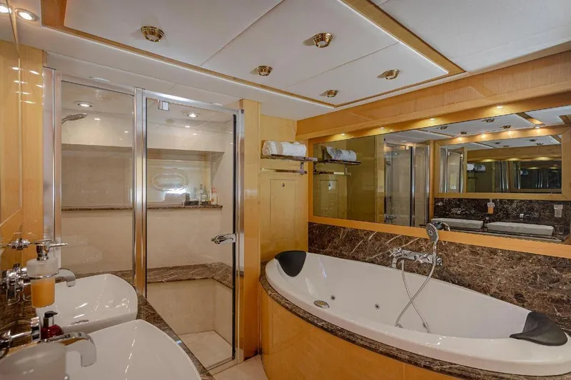 King Of Oil Yacht Photos Pics 