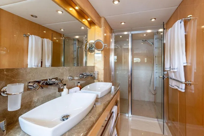 King Of Oil Yacht Photos Pics 