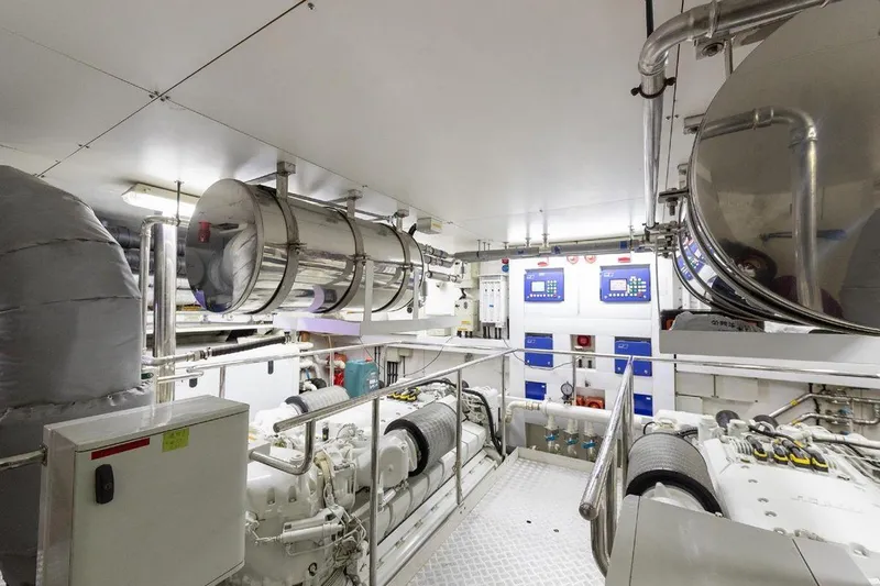 King Of Oil Yacht Photos Pics 