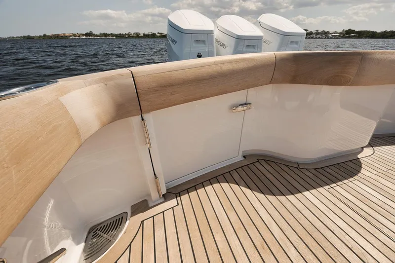 Slack Tide Yacht Photos Pics Gamefisherman 49 Slack Tide - Walkthrough Transom Door