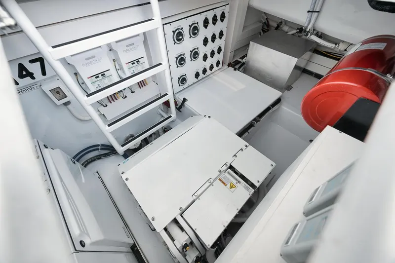 Slack Tide Yacht Photos Pics Gamefisherman 49 Slack Tide -Pump Room