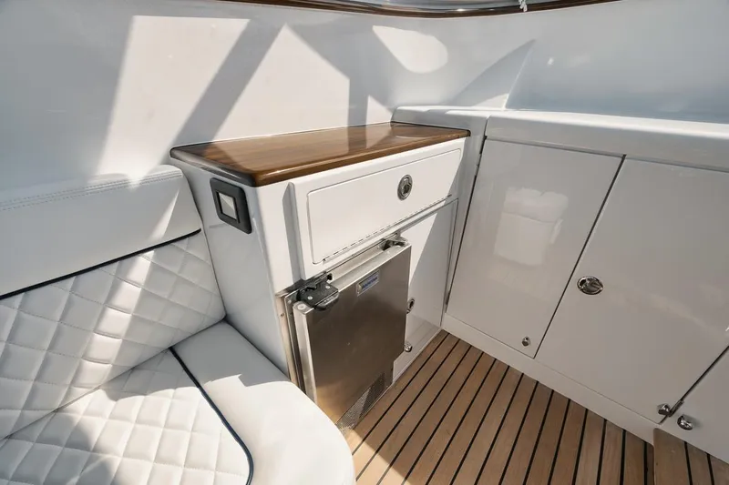 Slack Tide Yacht Photos Pics Gamefisherman 49 Slack Tide - Bridge Deck