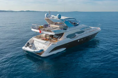 2009 Azimut 70