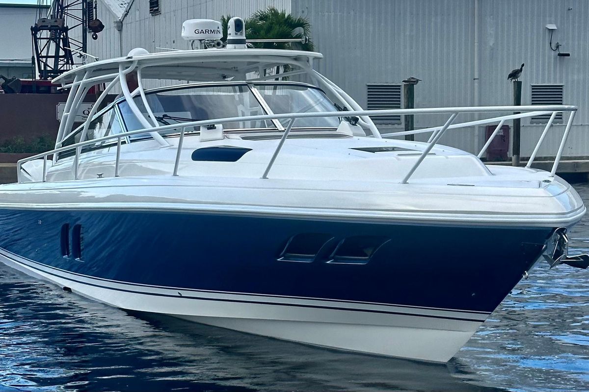 2009 Intrepid 43 