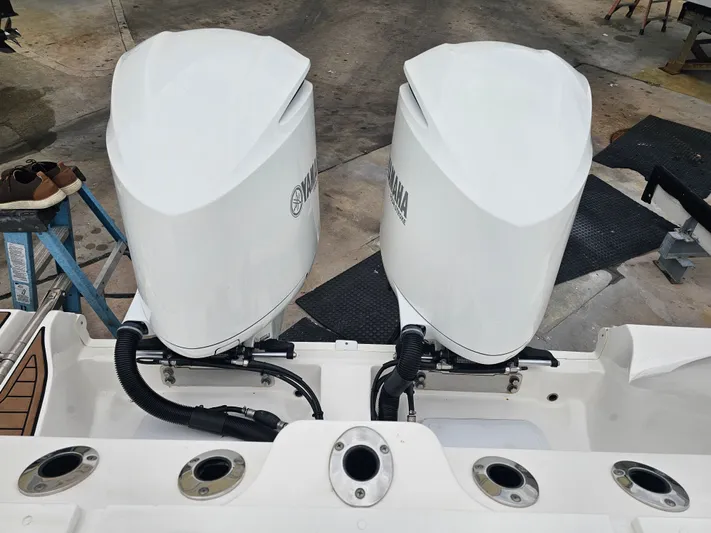  Yacht Photos Pics Two Yamaha outboard motors on a Sea Fox 328 Commander boat.