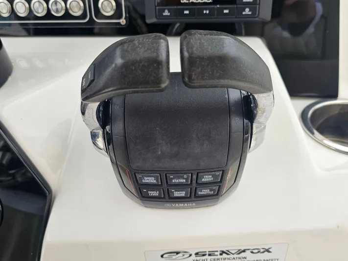 Yacht Photos Pics Yamaha throttle control on 2018 Sea Fox 328 Commander.