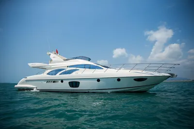 Azimut 62E