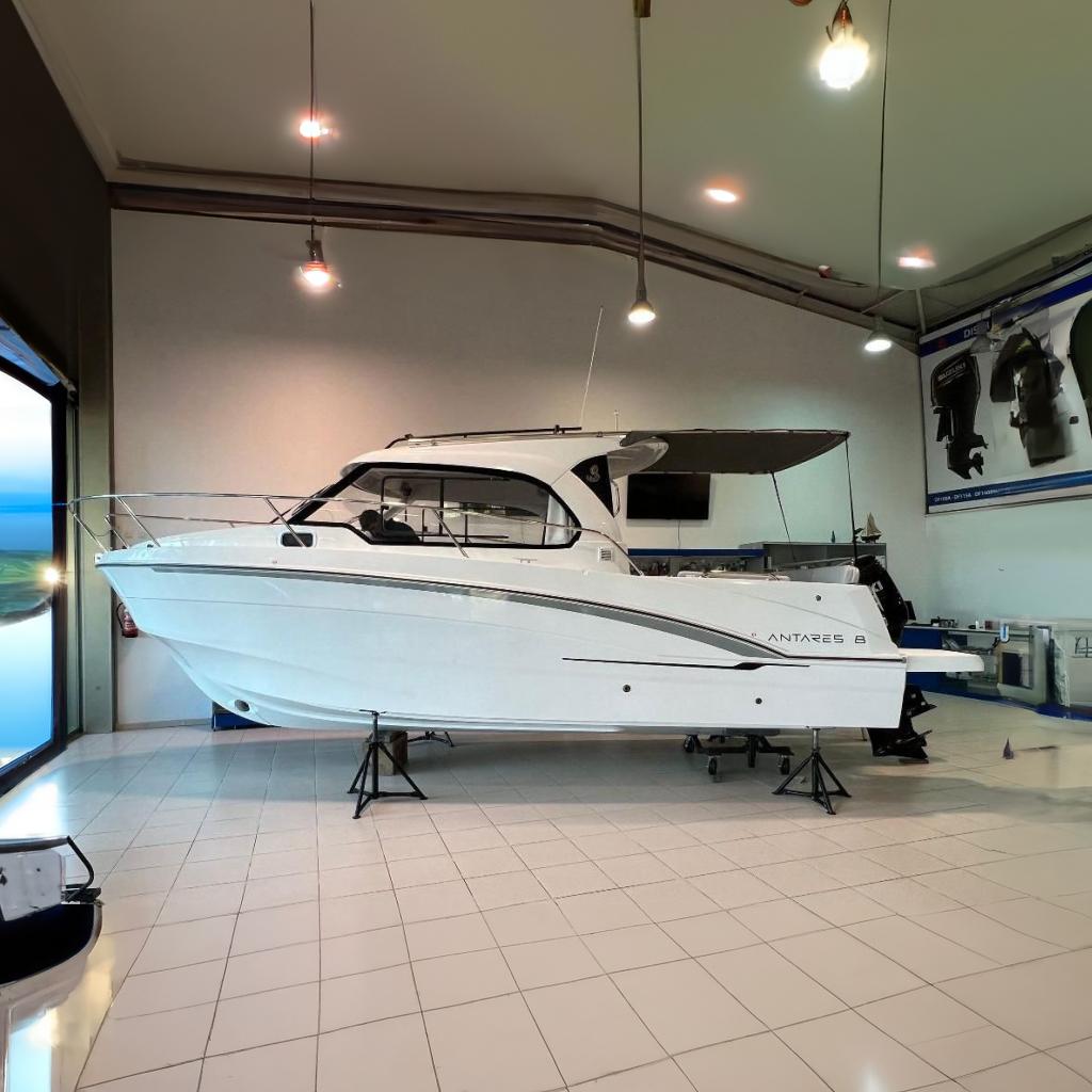 2025 Beneteau Antares 8