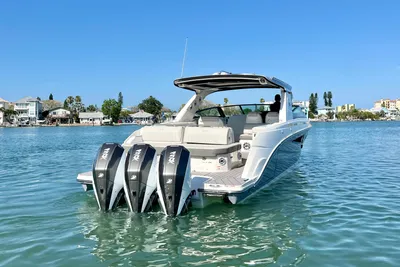 Sea Ray SLX 400 Outboard