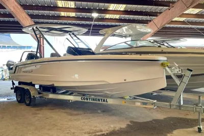 2023 Axopar 22 T-Top