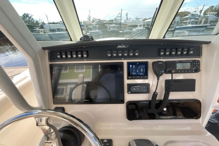 2019 Boston Whaler 280 Outrage